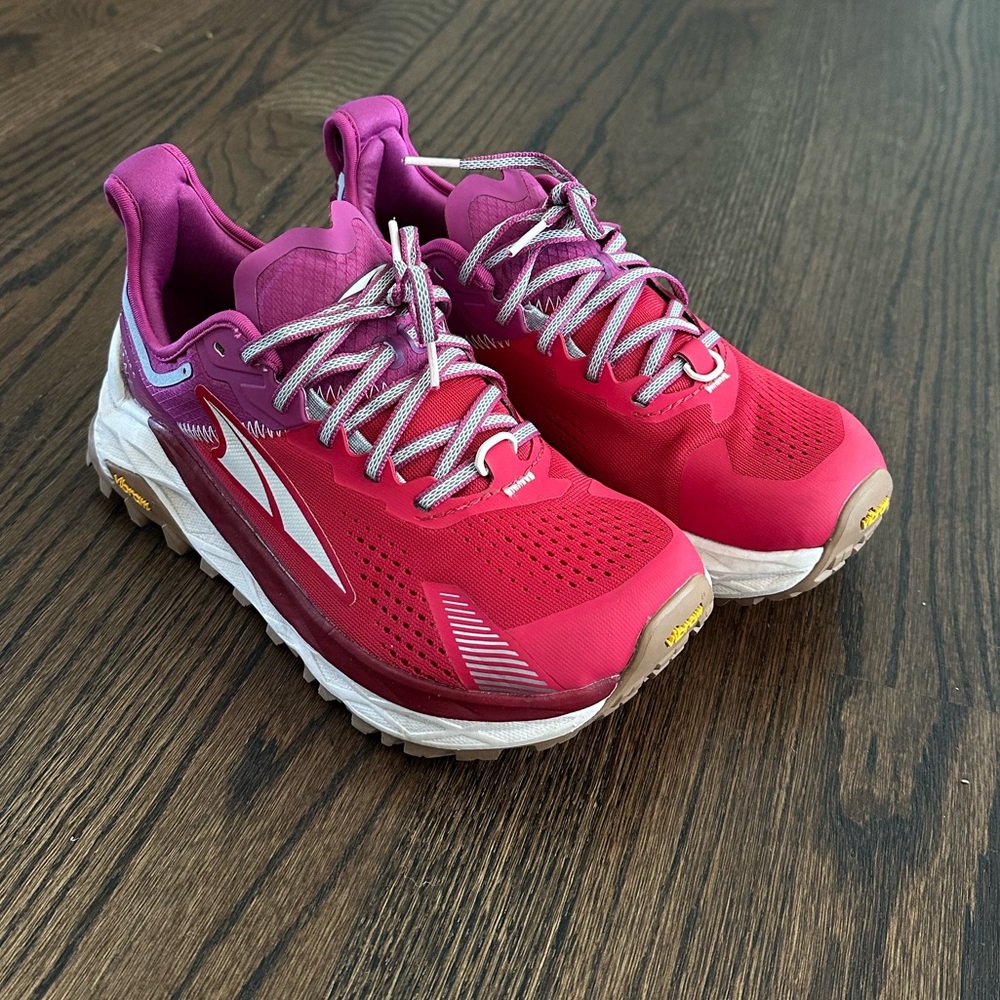 Like New! Altra Olympus 5 Vibram All Terrain Trail Womens Running Shoes